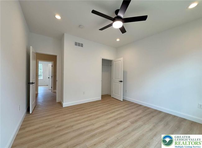 9858 Old 22, House other with 4 bedrooms, 4 bathrooms and null parking in Breinigsville PA | Image 7