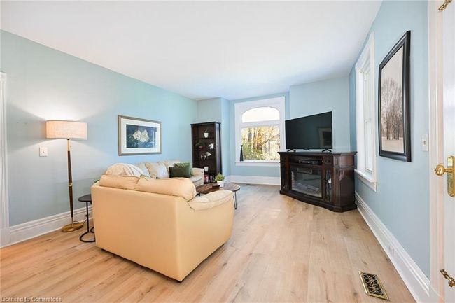 1396 Progreston Rd, Home with 5 bedrooms, 3 bathrooms and 20 parking in Carlisle ON | Image 14