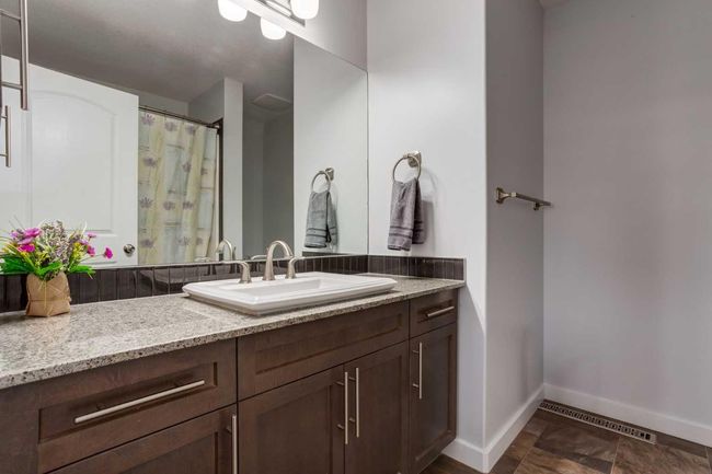 251 Kingsbridge Rd Se, Home with 2 bedrooms, 3 bathrooms and 2 parking in Airdrie AB | Image 19