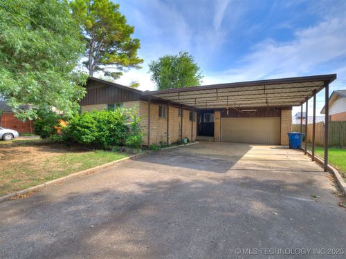 4916 E 27th Pl, Tulsa, OK, 74114-4910 | Card Image