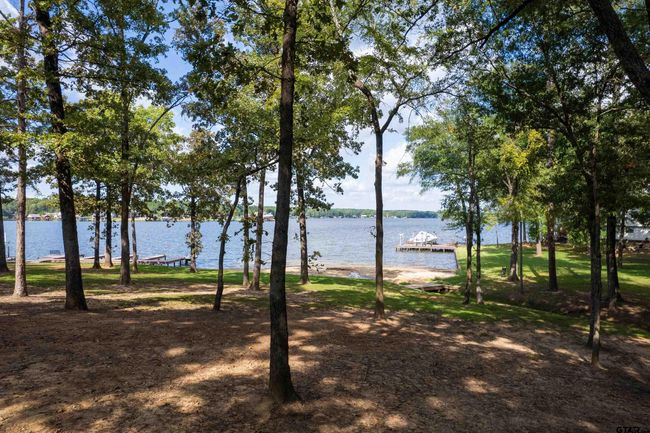 104 E Barker Creek Dr, House other with 3 bedrooms, 2 bathrooms and null parking in Scroggins TX | Image 18