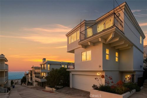 213 Seaview St, Manhattan Beach, CA, 90266-3048 | Card Image