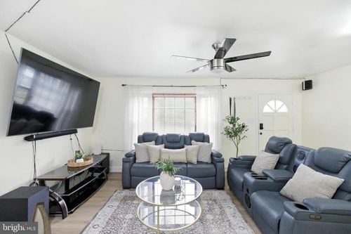 3706 Ingalls Ave, HYATTSVILLE, MD, 20784-2404 | Card Image