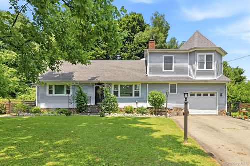 109 Chelsea Rd, Wappingers Falls, NY, 12590-5475 | Card Image