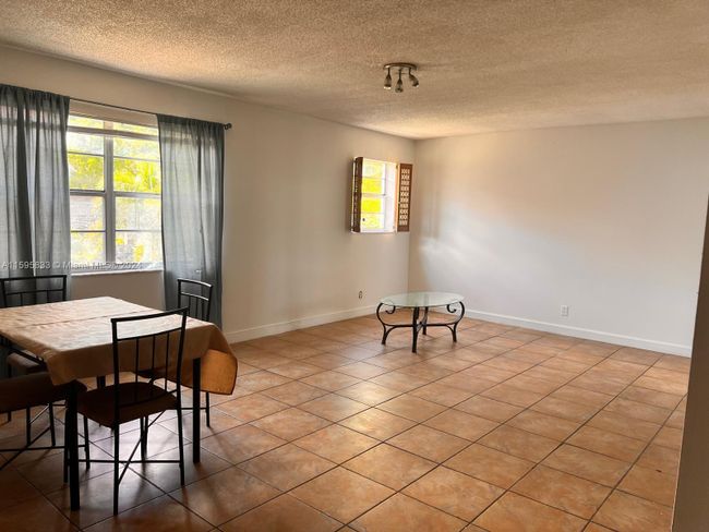 207 - 30 Se 4th Ave, Condo with 1 bedrooms, 1 bathrooms and null parking in Hallandale Beach FL | Image 1