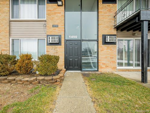 apt-11-1490 Nancywood Dr, Waterford, MI, 48327-2062 | Card Image