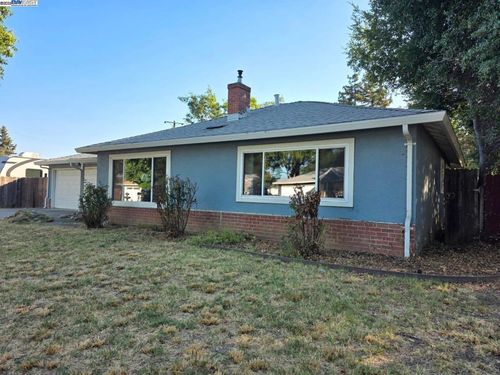919 Hoover St, Fairfield, CA, 94533-4417 | Card Image