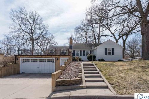 30 Eginton Road, Mankato, MN, 56001 | Card Image