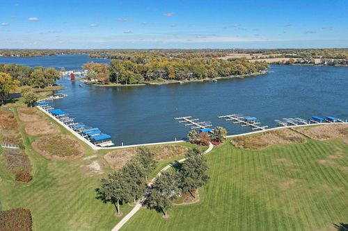 40729 North Newport Dr, Antioch, IL, 60002-8516 | Card Image