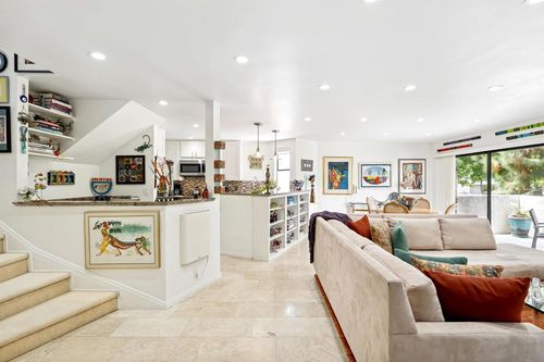 unit-18-8482 Via Sonoma, La Jolla, CA, 92037-2737 | Card Image
