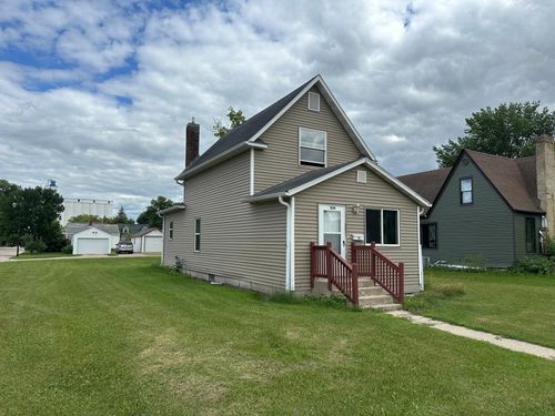 824 Labree Ave N, Thief River Falls, MN, 56701-1635 | Card Image