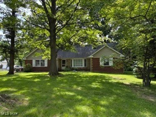 1200 Som Center Rd, Mayfield Heights, OH, 44124-2002 | Card Image