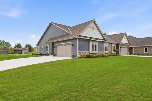 627 Lambert Court, Slinger, WI, 53086 | Card Image