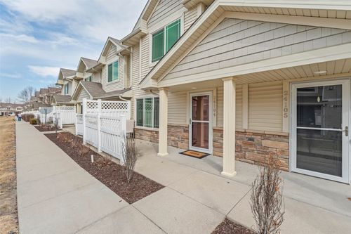 unit-24104-8601 Westown Pkwy, West Des Moines, IA, 50266-1961 | Card Image