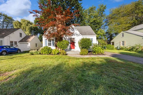 11 Farnham Rd, West Hartford, CT, 06119-1317 | Card Image