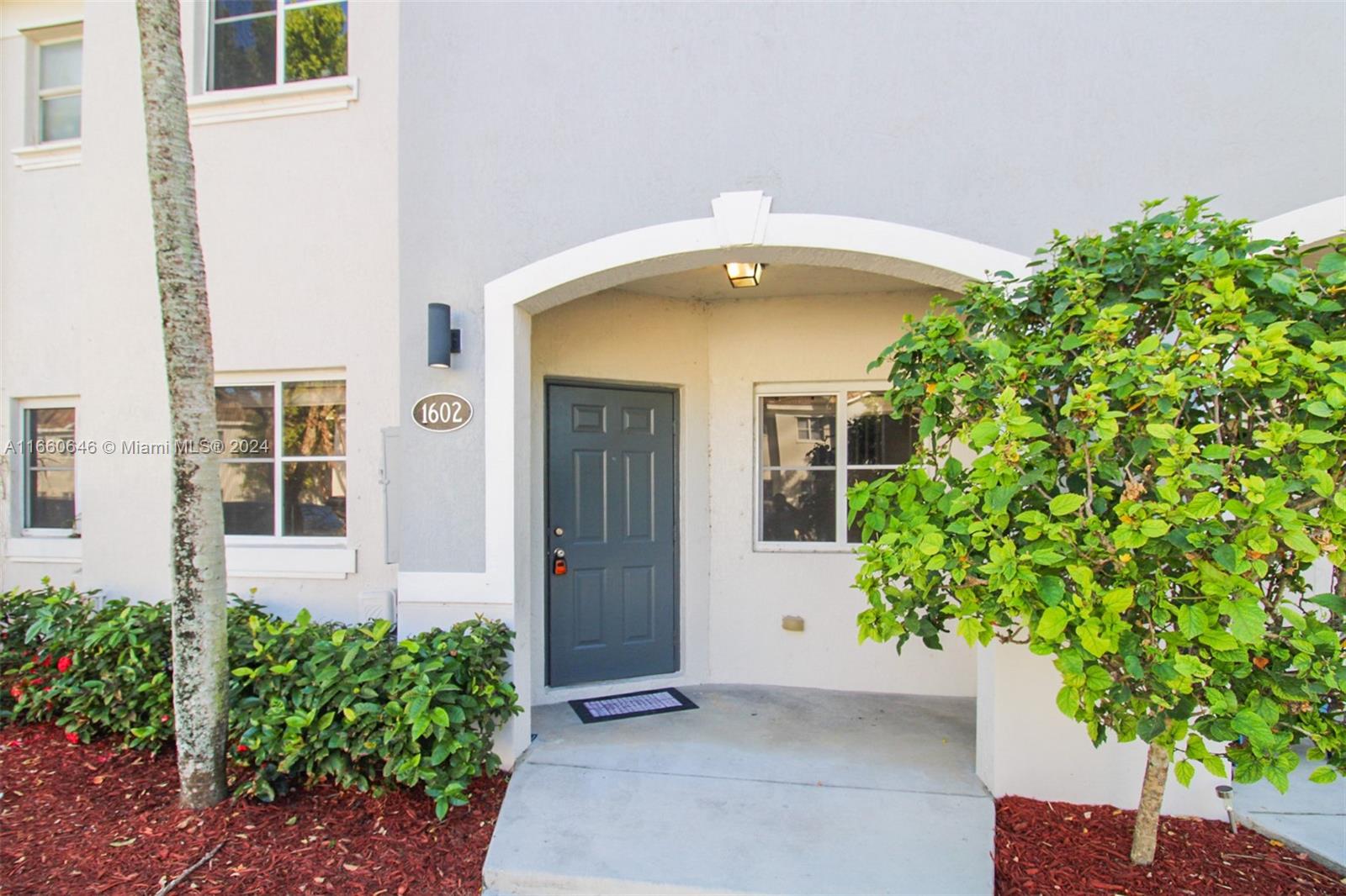 31st Ct, Homestead, FL 33035