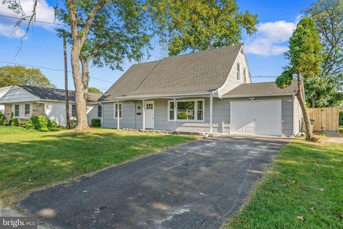 12 Holbrook Ln, Willingboro, NJ, 08046-1811 | Card Image