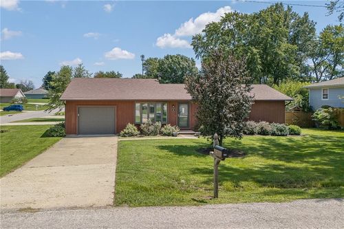 611 N 2nd St, Savannah, MO, 64485-1253 | Card Image
