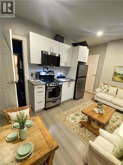 203-72 Victoria Ave S, Hamilton, ON, L8N2S7 | Card Image
