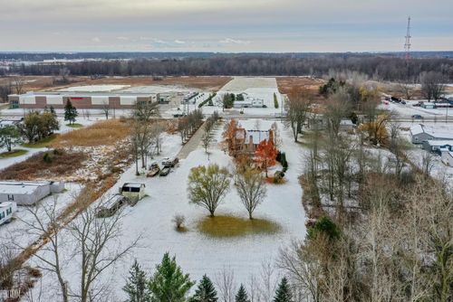 37433 26 Mile Rd, Lenox, MI, 48048-3117 | Card Image