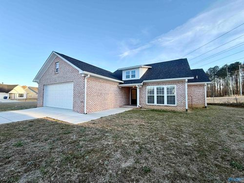 15 Swanee Dr, Albertville, AL, 35950-0065 | Card Image