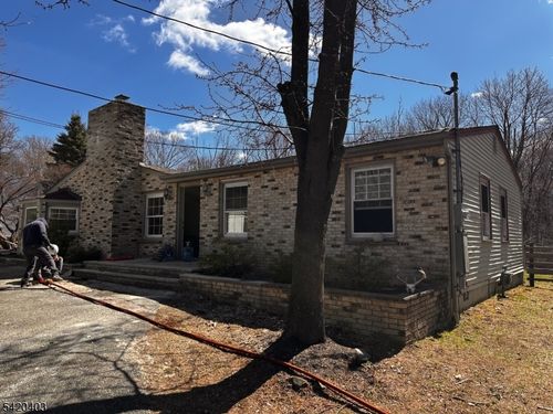 356 North Rd, Chester, NJ, 07930-2327 | Card Image