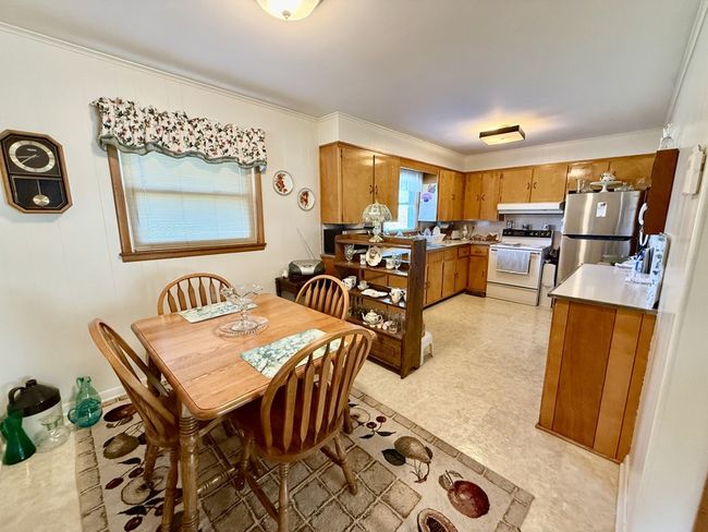 186 Summit Dr, Home with 3 bedrooms, 2 bathrooms and null parking in Peterstown WV | Image 32