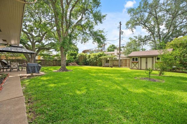 111 Whispering Oaks Dr, House other with 4 bedrooms, 2 bathrooms and 2 parking in Seabrook TX | Image 34