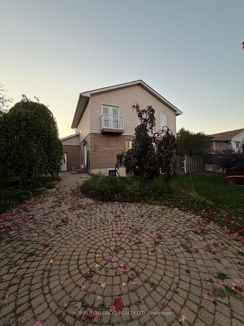 {{alt}} | Card Image