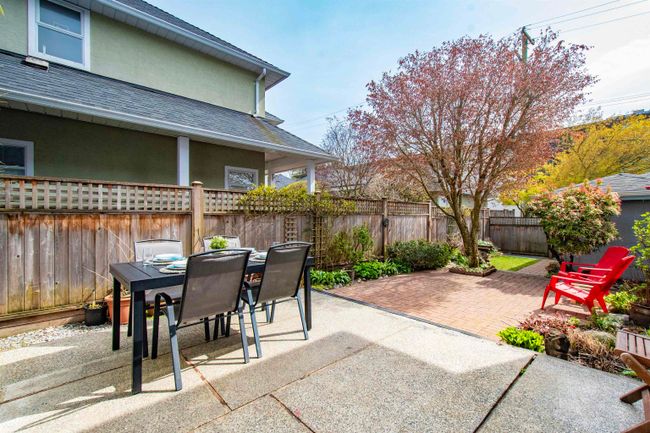 245 E 17 Th Street, Townhouse with 3 bedrooms, 2 bathrooms and 2 parking in North Vancouver BC | Image 20