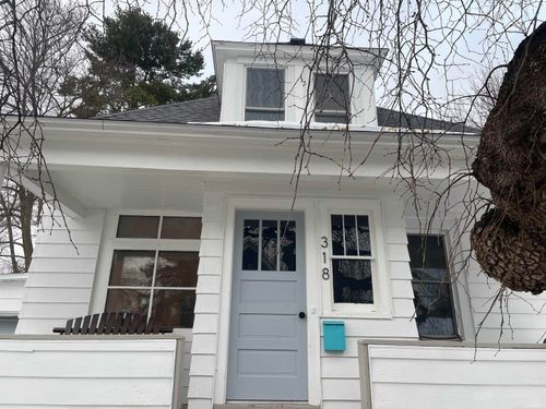 318 W Park St, Marquette, MI, 49855-3329 | Card Image