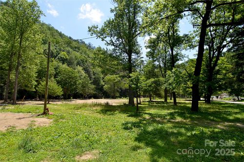 6780 Buck Creek Rd, Marion, NC, 28752-6221 | Card Image