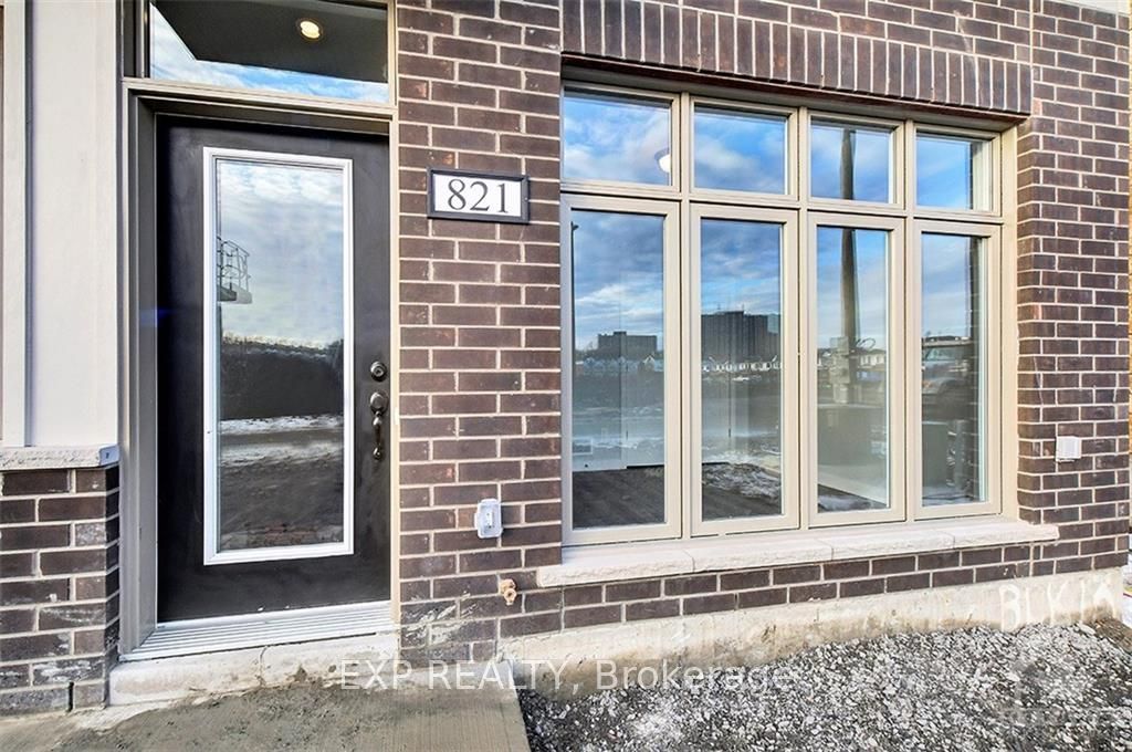 Residential Lease in Manor Park - Cardinal Glen and Area 2