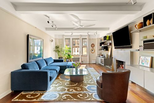 4e-45 Christopher St, New York, NY, 10014-3585 | Card Image