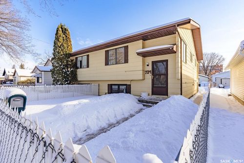 724 Av M S, Saskatoon, SK, S7M2L4 | Card Image