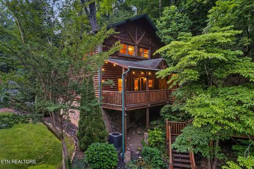 646 Gatlinburg Falls Way, Gatlinburg, TN, 37738 | Card Image