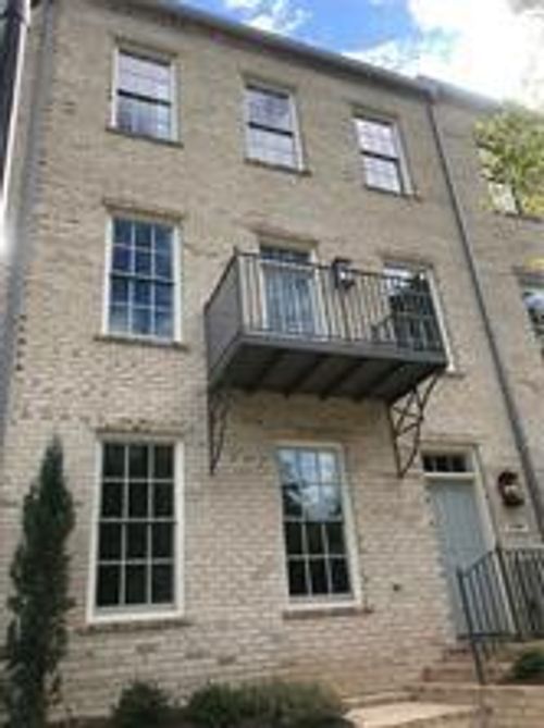 130 Clover Ct, Roswell, GA, 30075-4948 | Card Image