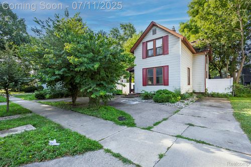 77 Hubbard St, Mount Clemens, MI, 48043-5541 | Card Image