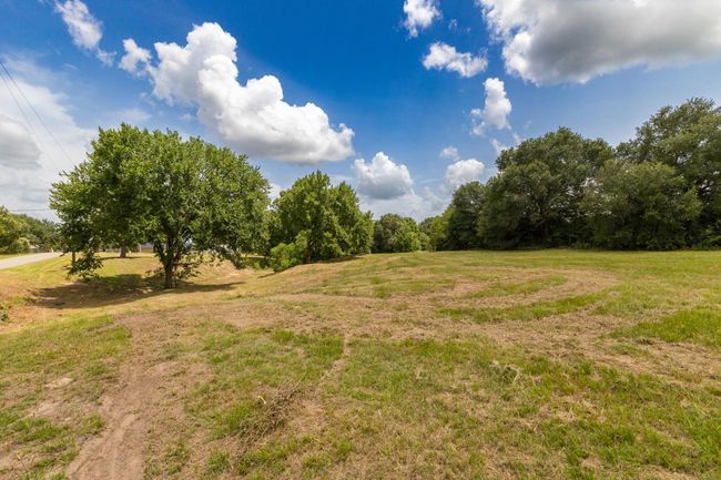 Tranquil setting with a seasonal creek, perfect for enjoying nature's beauty. | Image 47