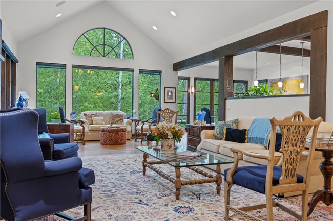 Large, open and well lit living area. | Image 20