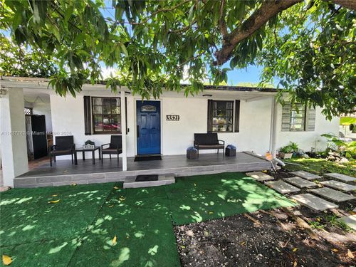 3521 E 8th Ave, Hialeah, FL, 33013-3133 | Card Image