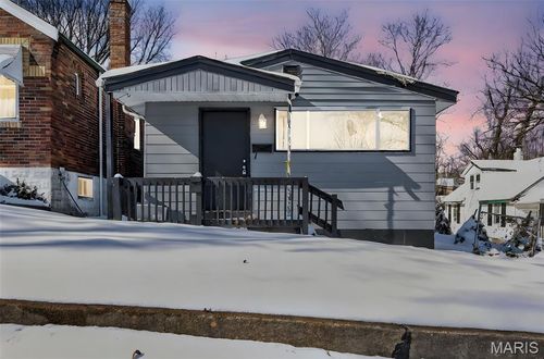 4211 Ravenwood Ave, Saint Louis, MO, 63121-3238 | Card Image