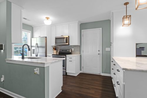 329 Reagan Dr, Summerville, SC, 29486-8059 | Card Image