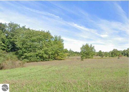 15040 North St, Thompsonville, MI, 49683-9741 | Card Image