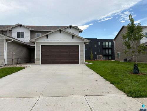5113 E 67th St Street, Sioux Falls, SD, 57108 | Card Image