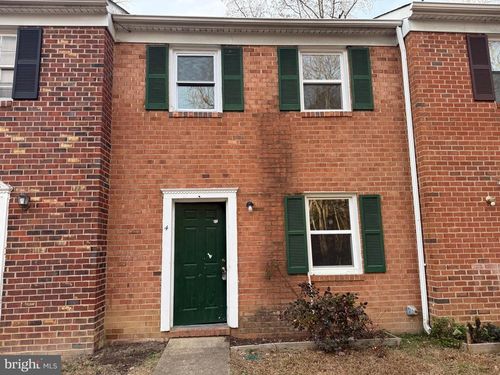 4 Manchester Ct, FREDERICKSBURG, VA, 22408-4064 | Card Image
