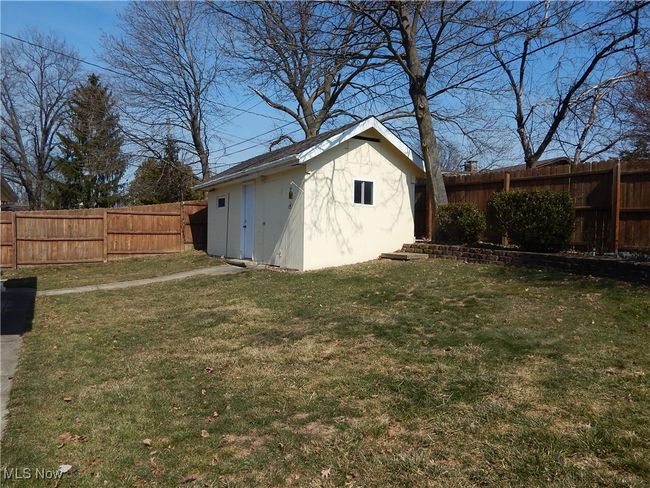 Side View of Outbuilding. | Image 40