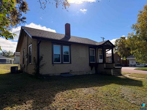 615 S Sanborn St Street, Chamberlain, SD, 57325 | Card Image