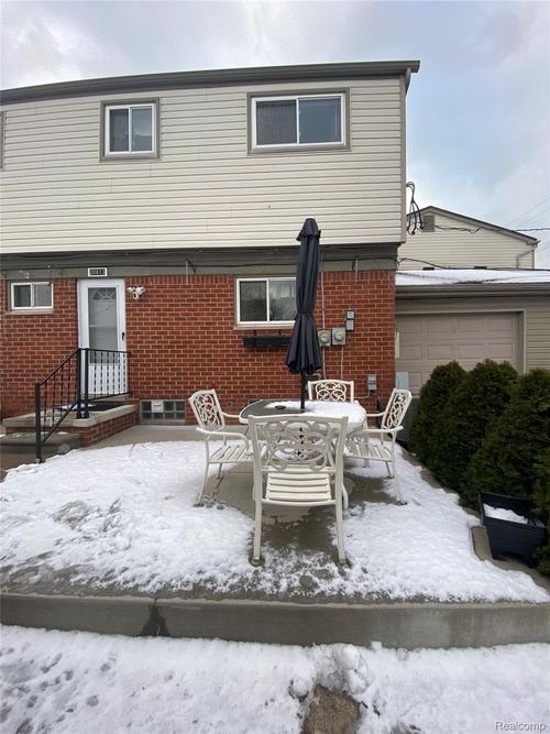 20813 Washington St, Roseville, MI, 48066-2231 | Card Image