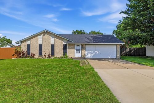 2304 Greenwood Cir, Carrollton, TX, 75006-1707 | Card Image